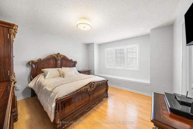 Additional image 28 of 32 Rowland St