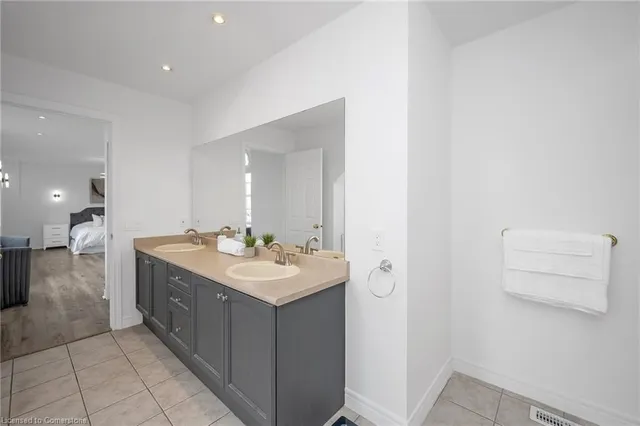 Additional image 37 of 11 Eric Burke Crt