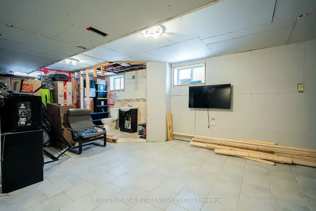 Additional image 32 of 49 Trethewey Dr