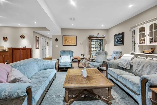 Additional image 34 of 285 Hamilton Dr