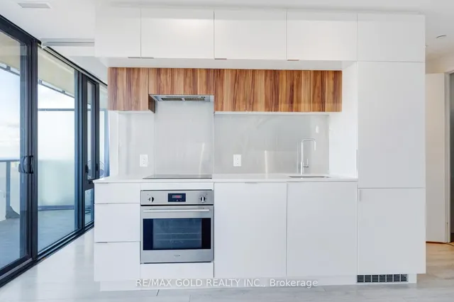 Additional image 11 of 185 Roehampton Ave Unit 3205