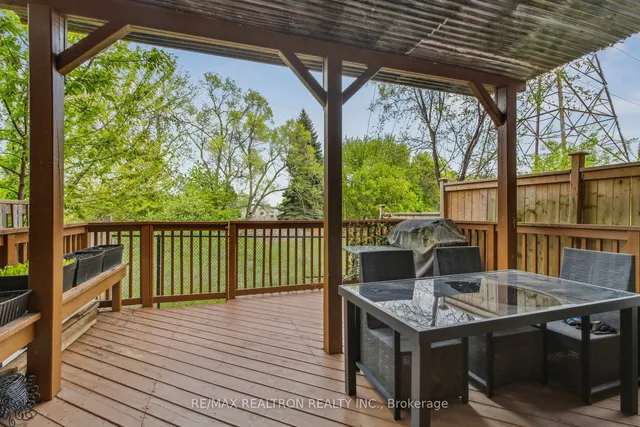 Additional image 38 of 33 Pidgeon St