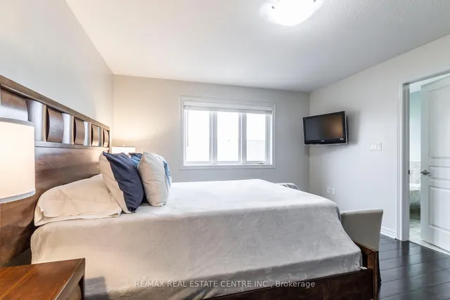 Additional image 30 of 28 Chamomile Dr