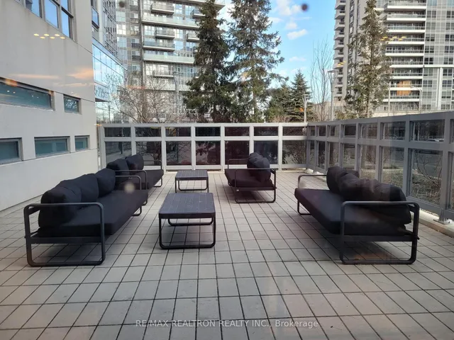 Additional image 20 of 275 Village Green Sq Unit 325