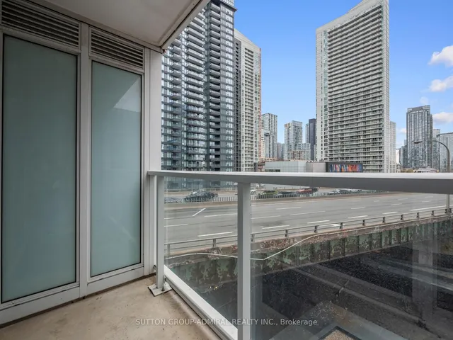 Additional image 22 of 19 Bathurst St Unit 706