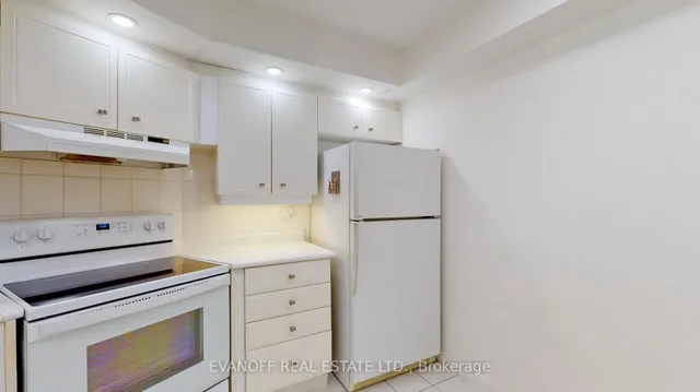 Additional image 12 of 10 Guildwood Pkwy Unit 832