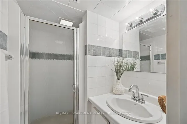 Additional image 35 of 747 MULLIN Way