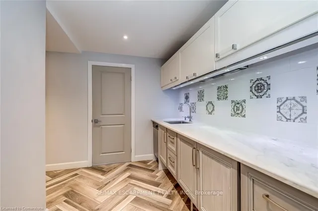 Additional image 34 of 4306 Lakeshore Rd