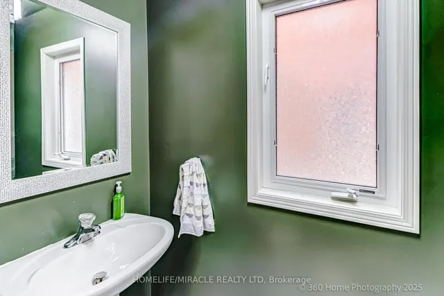 Additional image 5 of 652 Lott Cres