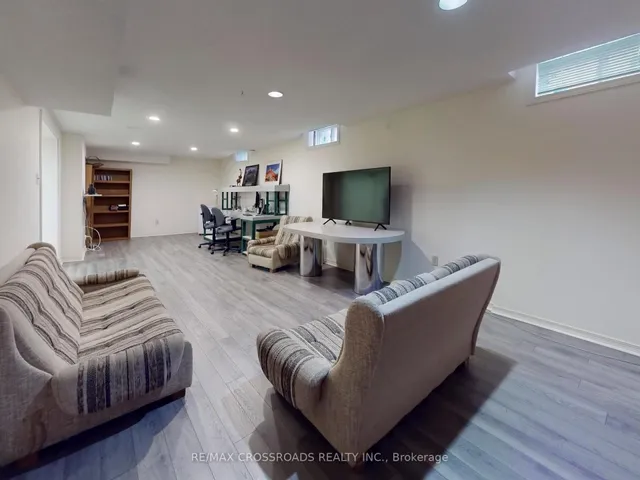 Additional image 23 of 896 Willowbank Tr