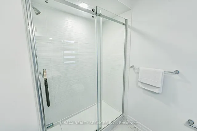 Additional image 25 of 462 Violet Gate