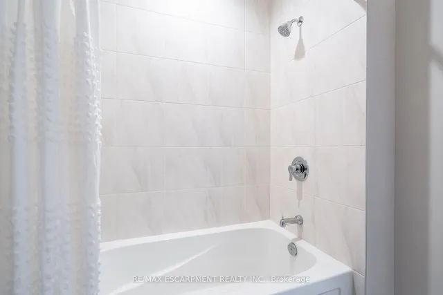 Additional image 19 of 1 Redfern Ave Unit 441