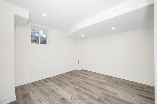 Additional image 44 of 2728 Guilford Cres