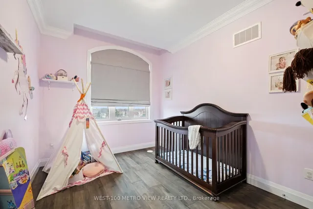 Additional image 23 of 499 Dundas St