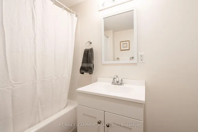 Additional image 40 of 11 Huxley Ave