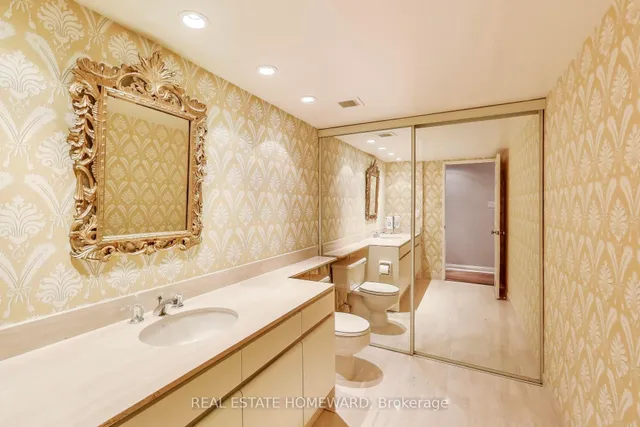 Additional image 21 of 130 Carlton St Unit 804