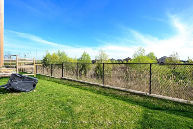 Additional image 44 of 12 Midhurst Hts