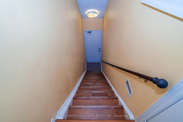 Additional image 4 of 100 Redpath Ave Unit 28