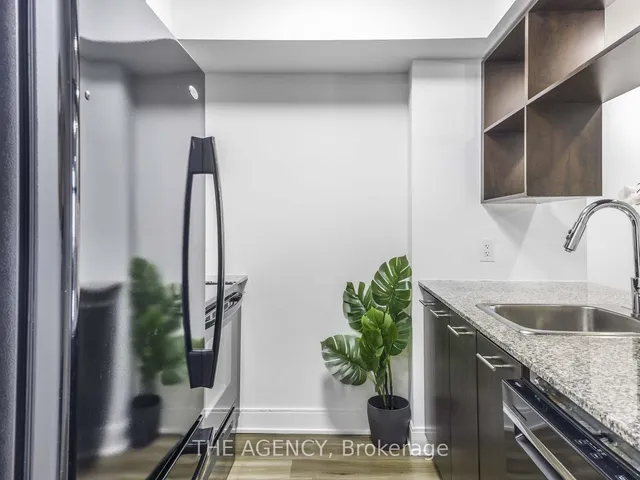 Additional image 16 of 125 Village Green Sq Unit 3308