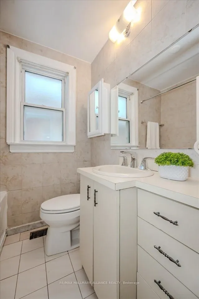 Additional image 8 of 49 Parker Ave