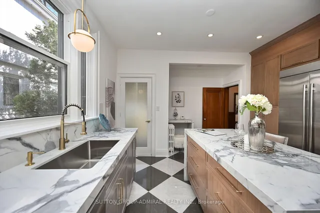 Additional image 18 of 987 Royal York Rd