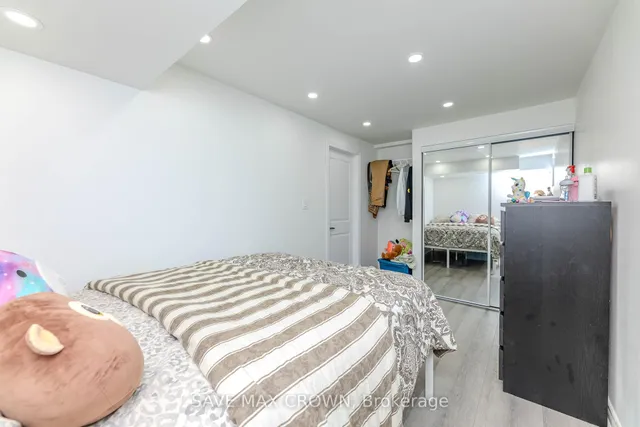 Additional image 43 of 194 Sky Harbour Dr