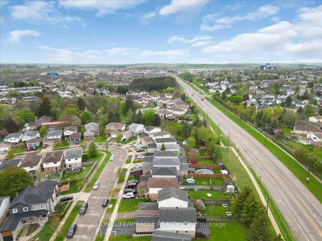 Additional image 37 of 102 Northmanor Cres