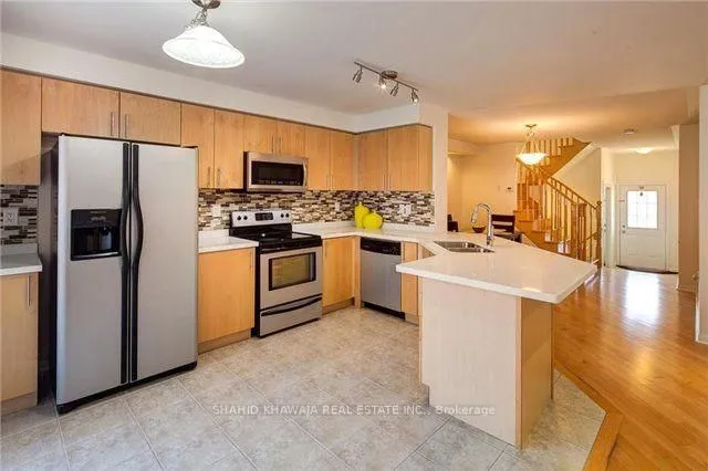 Additional image 5 of 841 Gifford Cres