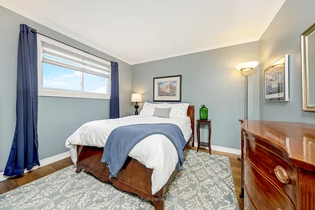 Additional image 35 of 738 Robertson Cres