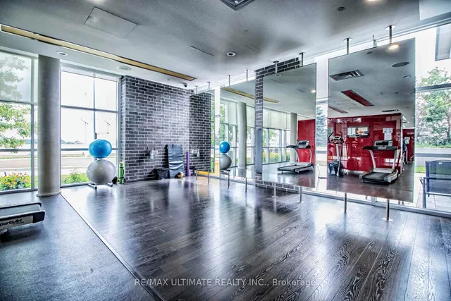 Additional image 23 of 135 Village Green Sq Unit 3720