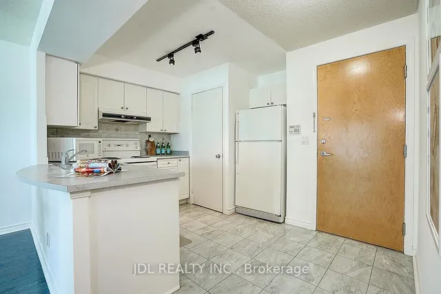 Additional image 6 of 600 Queens Quay Unit 711