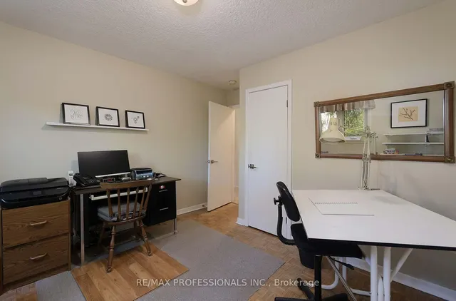 Additional image 22 of 36 Boxwood Rd