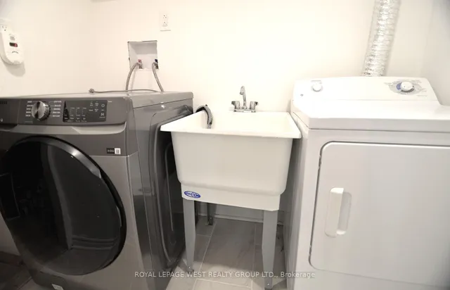 Additional image 31 of 905 Islington Ave