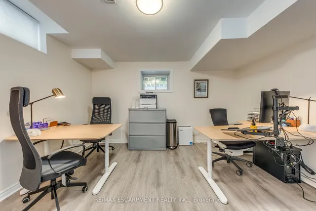 Additional image 42 of 12 Riva Crt