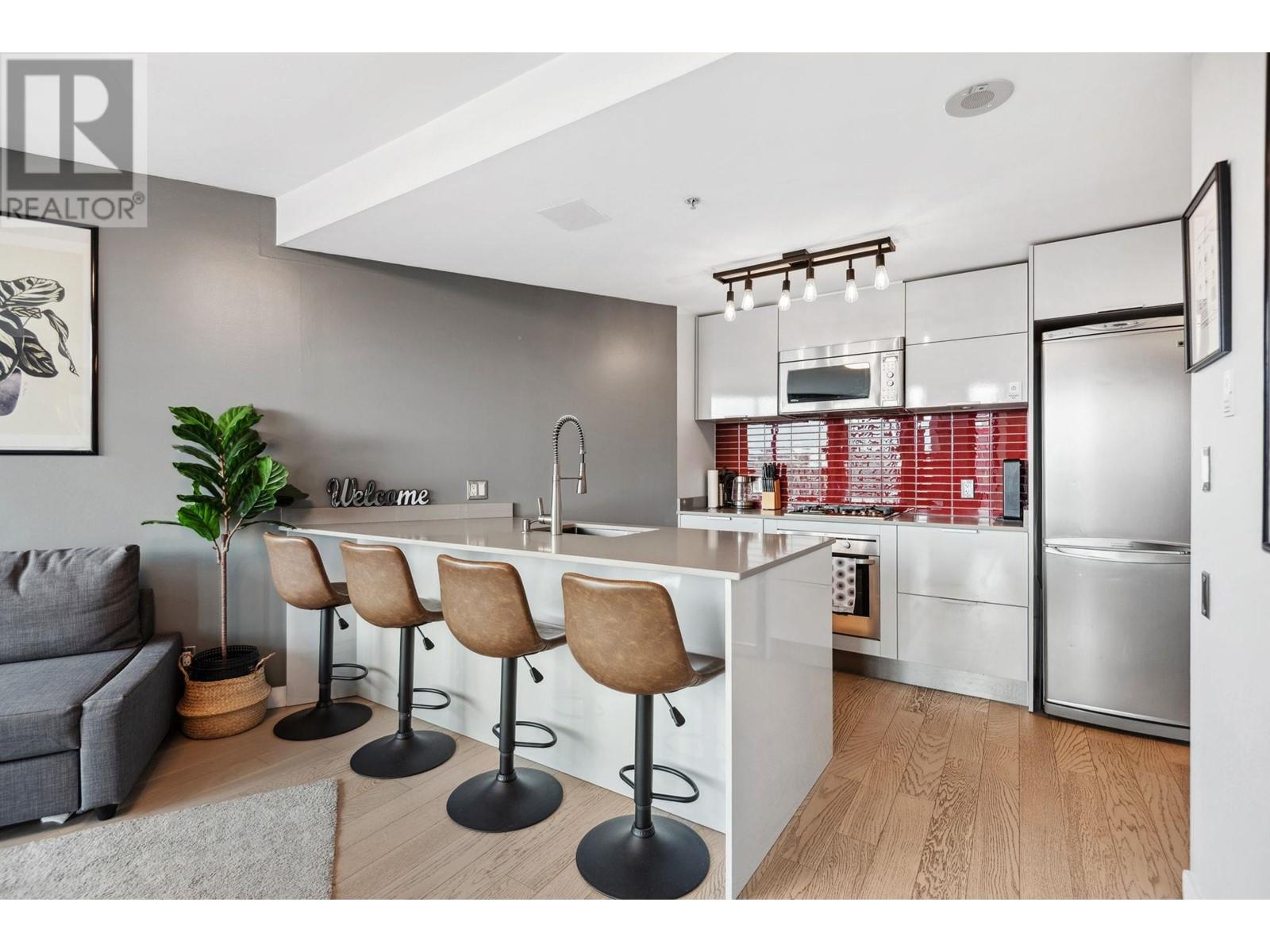 2409 128 W CORDOVA STREET|Vancouver, British Columbia V6B0E6