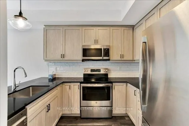 Additional image 12 of 575 Woodward Ave