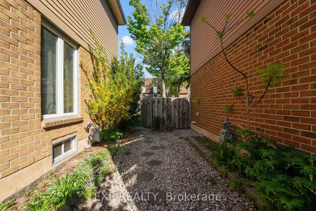Additional image 39 of 380 Woodlawn Cres