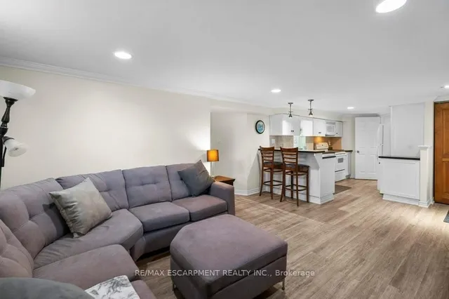 Additional image 32 of 407 Third Rd