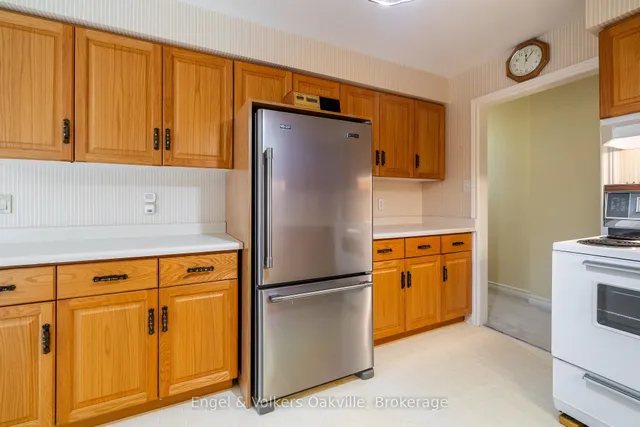 Additional image 14 of 950 Wintergreen Pl