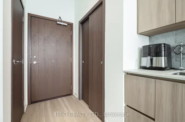 Additional image 11 of 19 Bathurst St Unit 4206