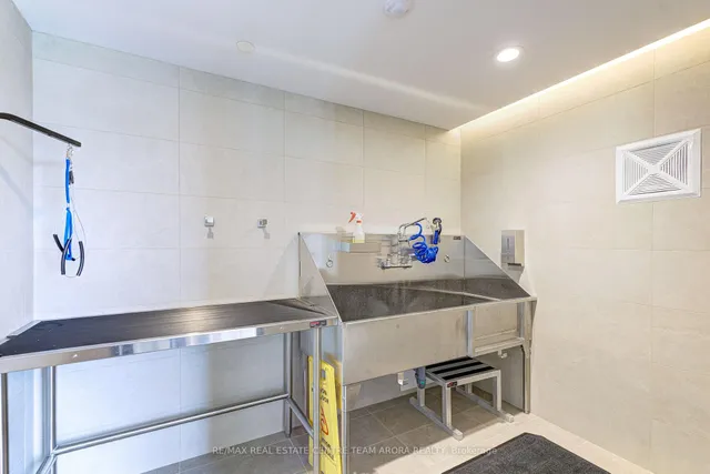 Additional image 34 of 1415 Dundas St Unit 415