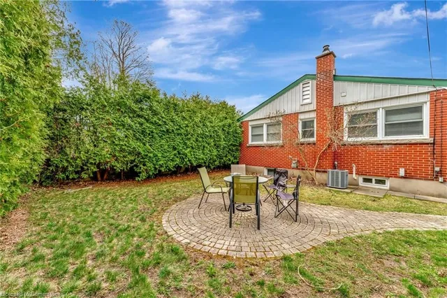 Additional image 26 of 204 Clark Ave