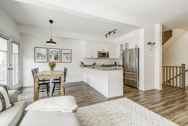 Additional image 18 of 383 Dundas St Unit 34