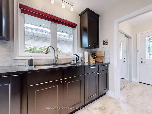 Additional image 16 of 1846 Steepbank Cres