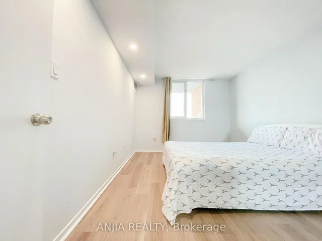 Additional image 42 of 15 Sewells Rd Unit PH3