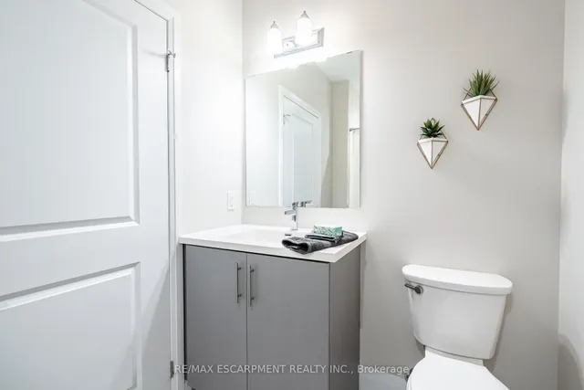 Additional image 18 of 1 Redfern Ave Unit 441