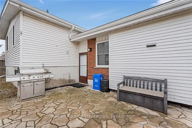 Additional image 32 of 50 Coral Dr