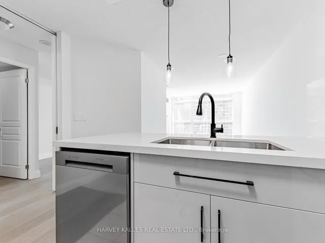 Additional image 6 of 18 Yonge St Unit 3013