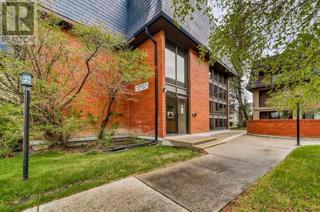 1301, 4001A 49 Street NW|Calgary, Alberta T3A2C9