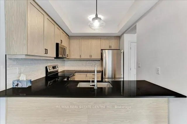 Additional image 11 of 575 Woodward Ave